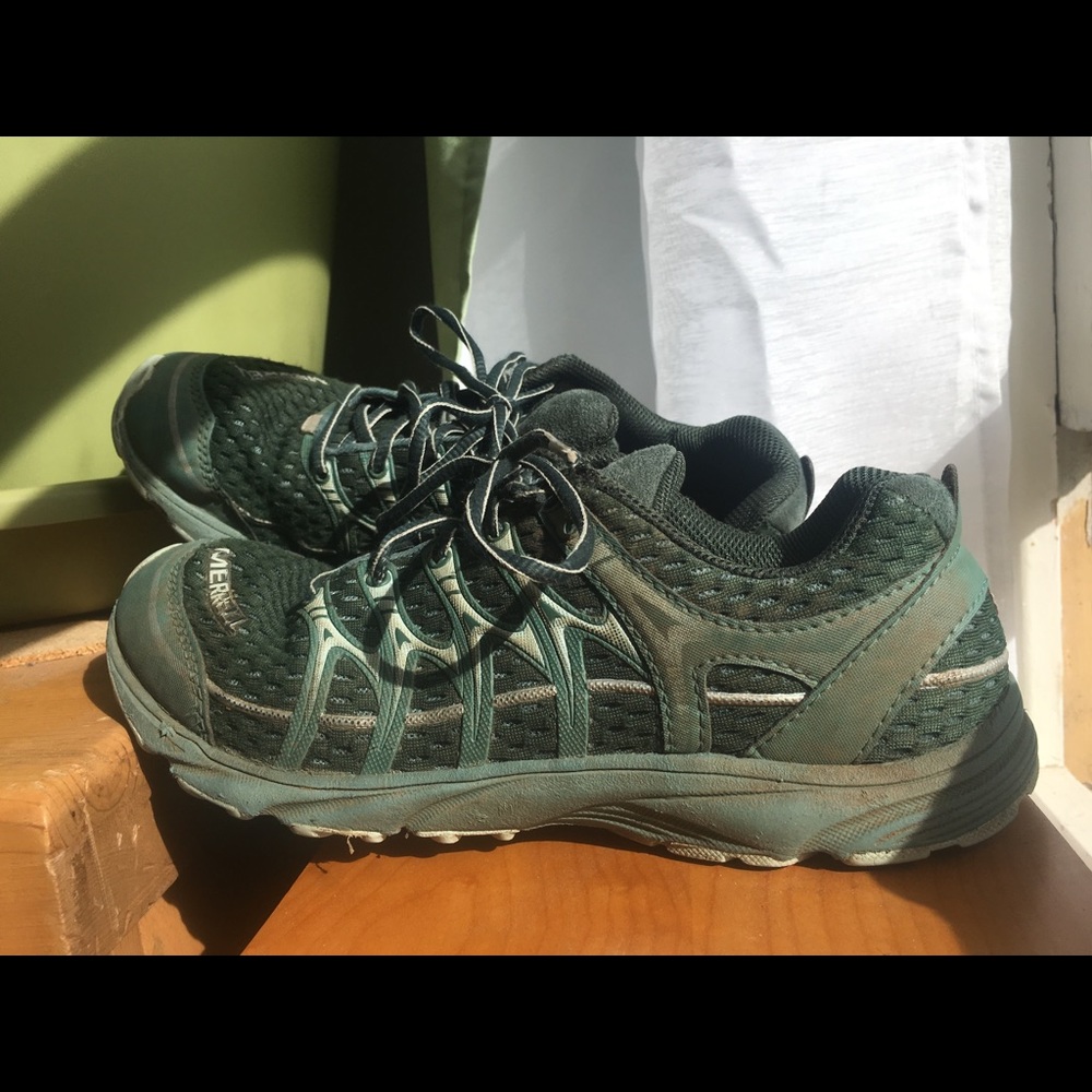 Merrell glove shoe 6.5 Y